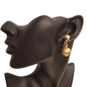 NAPIER VINTAGE SATIN BRUSHED GOLDTONED DROP STYLE SCREW/CLIP ON EARRINGS